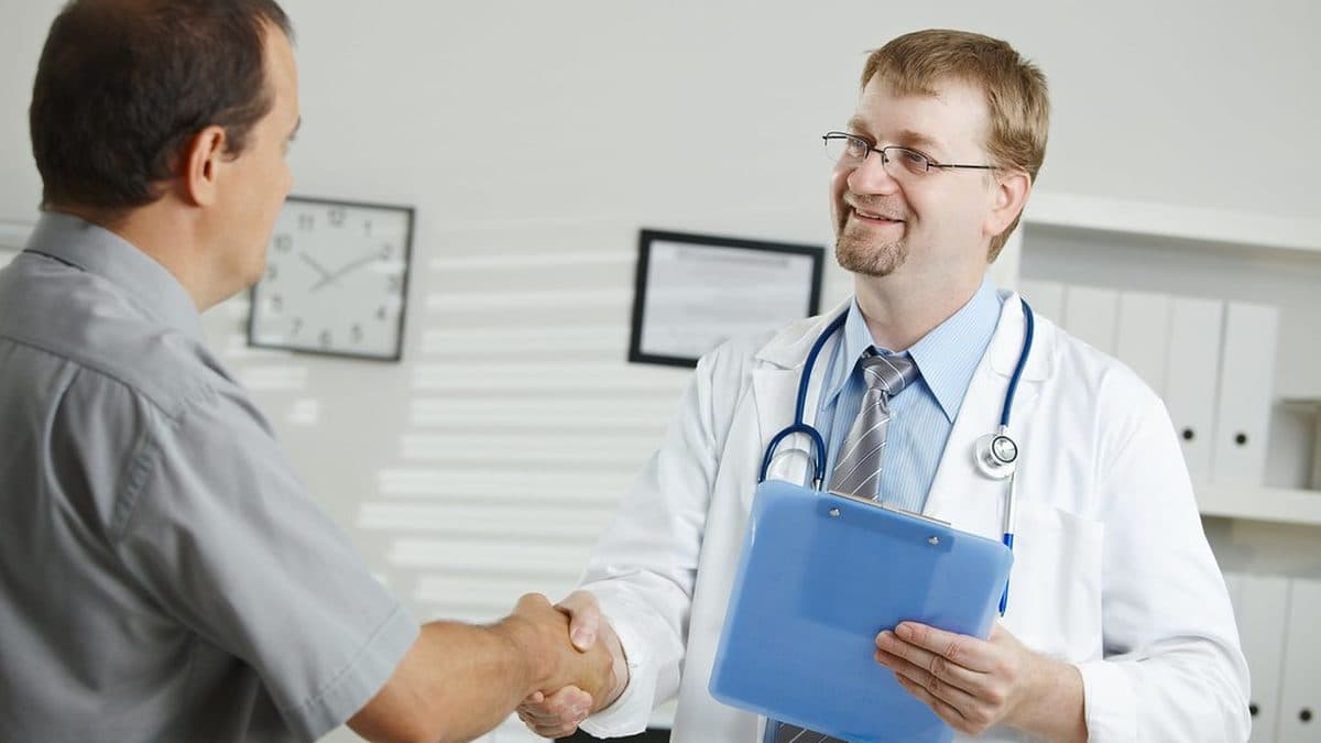 PhilHealth Registration for New Employees: PMRF Guide and 2026 Contribution Rate
